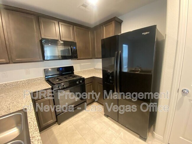 Building Photo - 4645 Pencester St