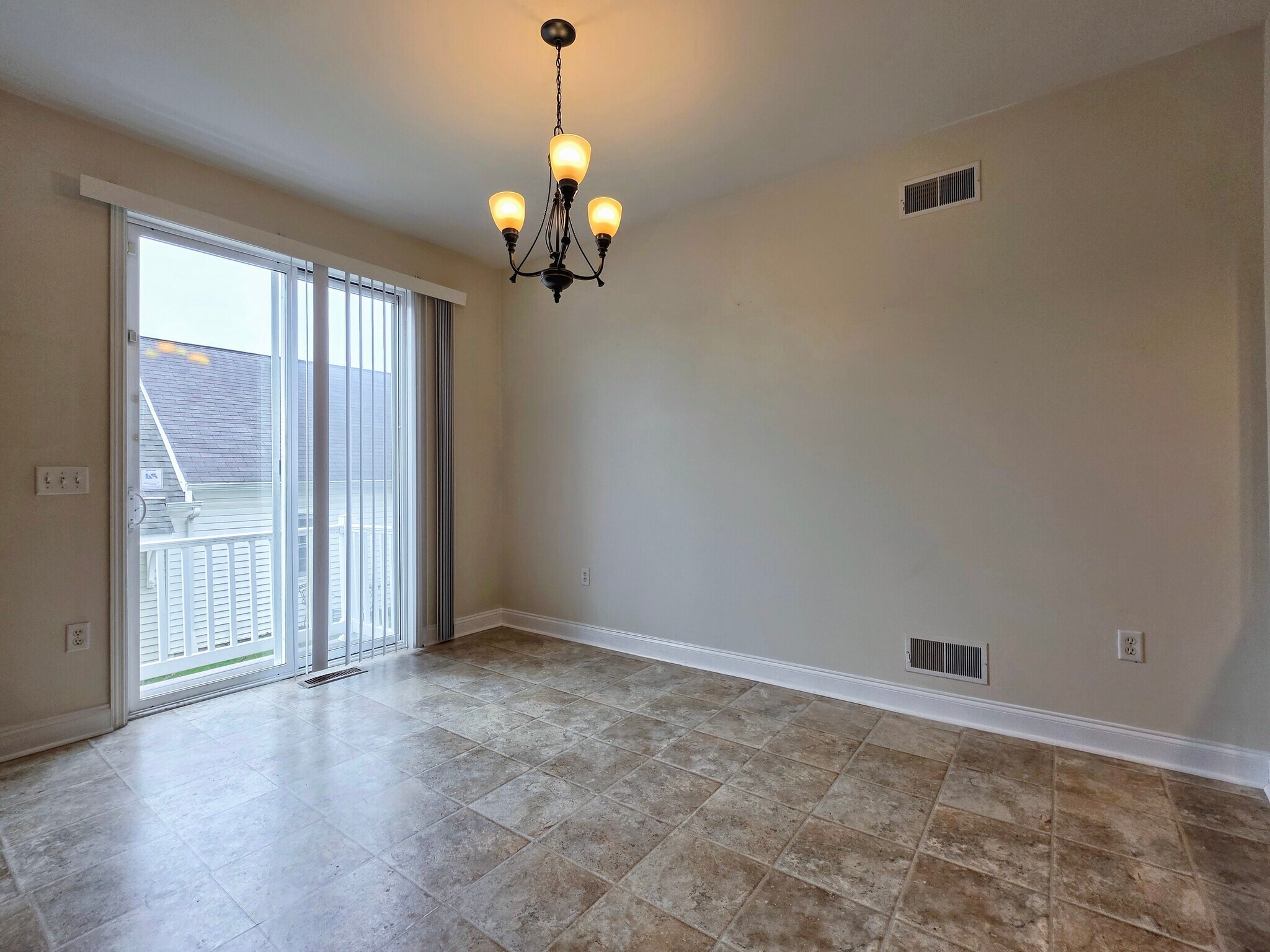 Building Photo - 214 Sagamore Hl