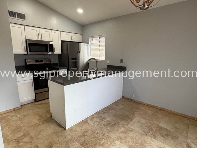 Building Photo - 117 W Concorda Dr