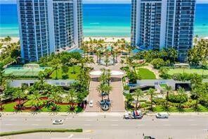 Building Photo - 18101 Collins Ave