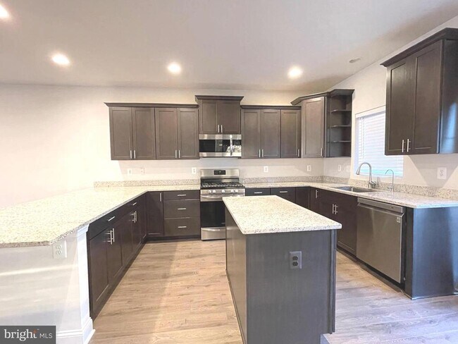 Building Photo - 3667 Duckhorn Way