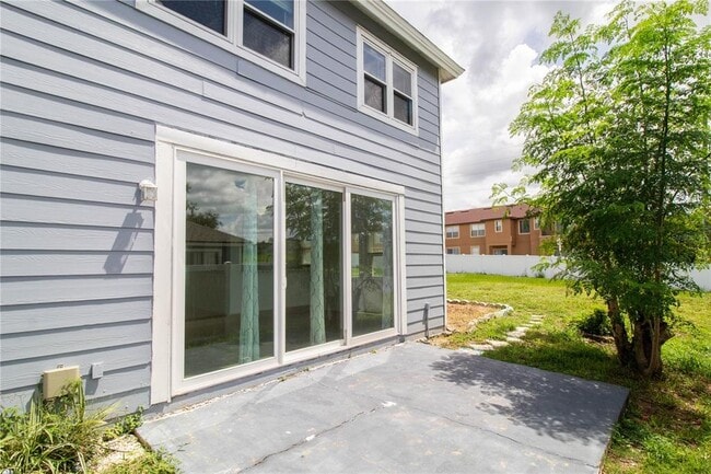 Building Photo - 275 Mango Dr