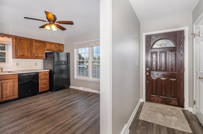 Building Photo - 618 Park Ridge Dr
