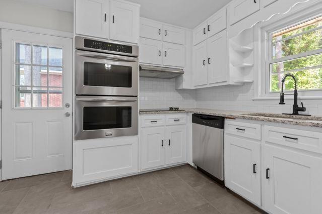 Building Photo - 8 Larose Dr SW