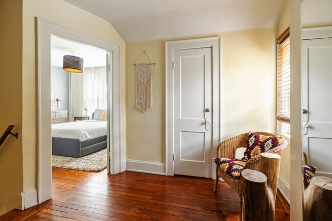 Building Photo - 3935 Oak Park Pl