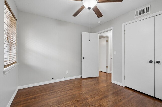 Building Photo - Charming 3-Bed Home with Spacious Backyard & Prime OKC Location