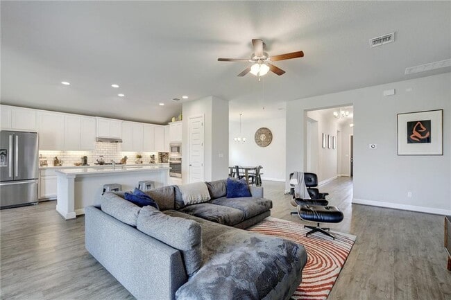 Building Photo - 416 Peakside Cir