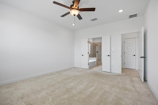 Building Photo - 22212 Coyote Cave Trl