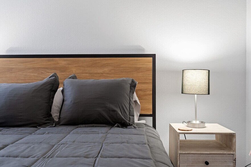 Building Photo - 3437 E Tonto Ln