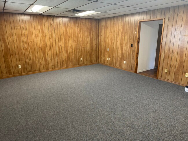 Primary Photo - 3730 NE 44th St
