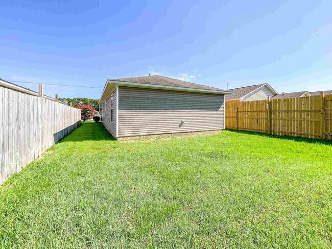 Building Photo - 8921 Camshire Cir
