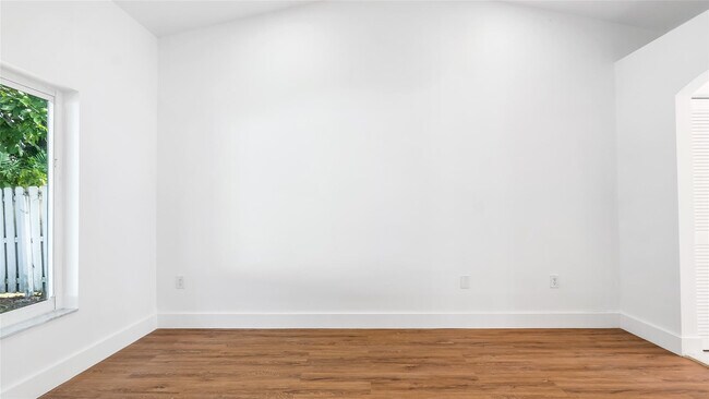 Building Photo - 1811 SW 124th Way