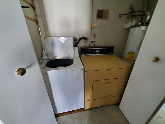 Building Photo - 4572 Provincetown Dr