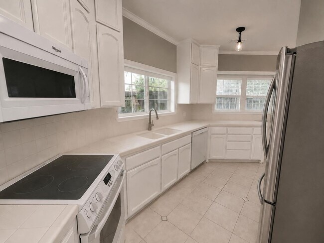 Building Photo - Beautiful Woodward Park 3/3 in Gated Community