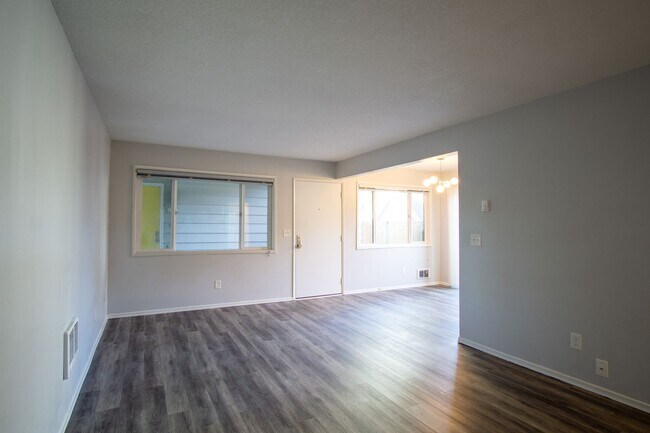 Building Photo - 1026 SE 29th Ave