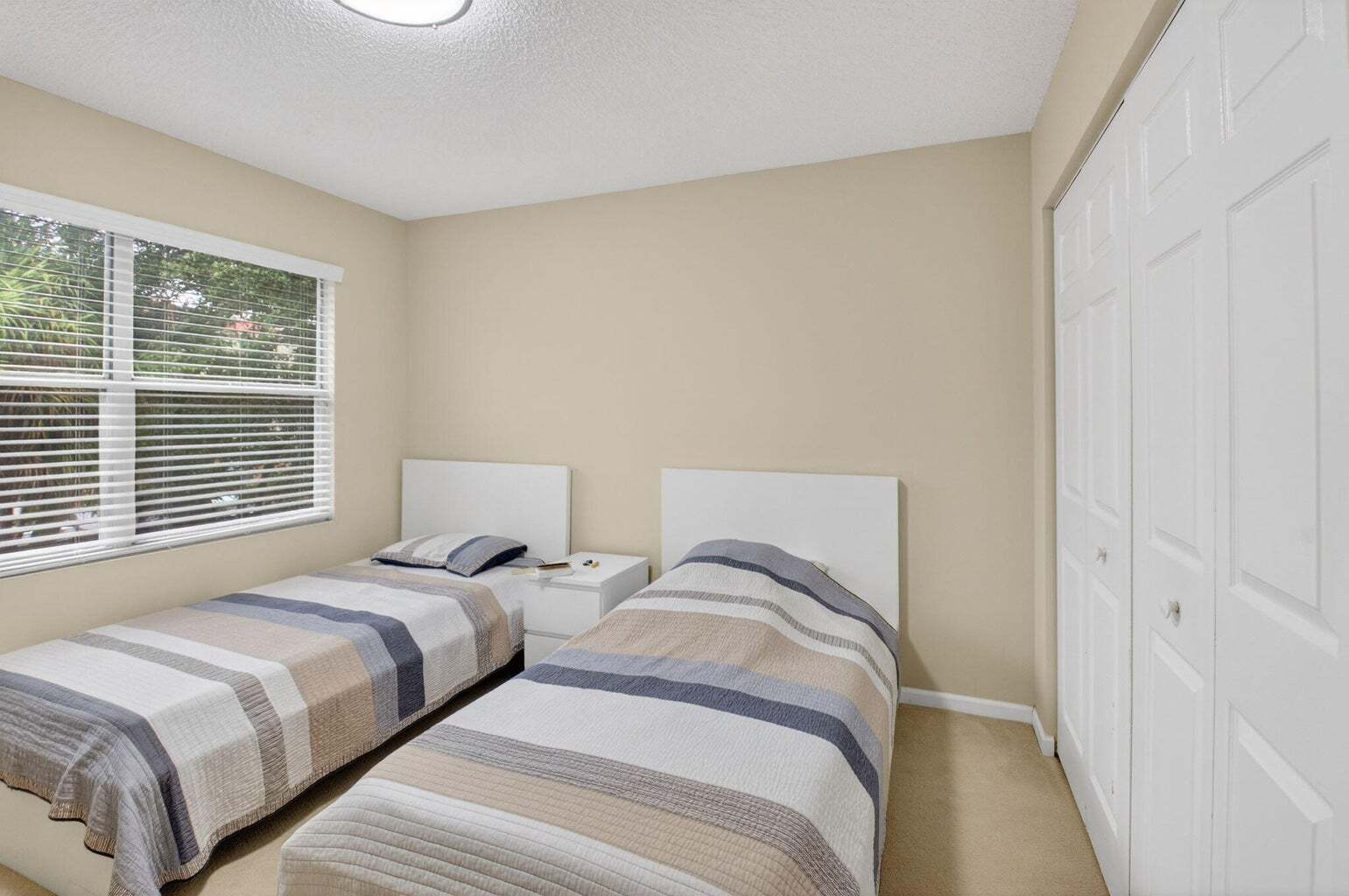 Building Photo - 20951 Via Alamanda