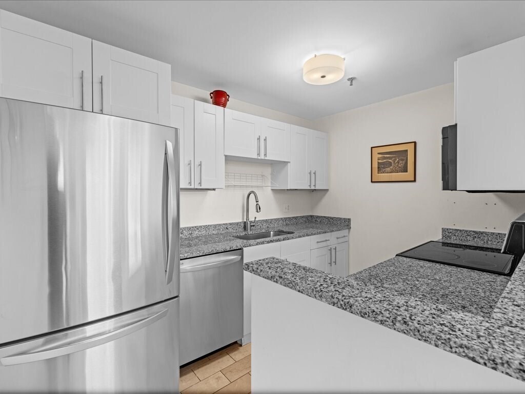 Building Photo - 391 Commonwealth Ave