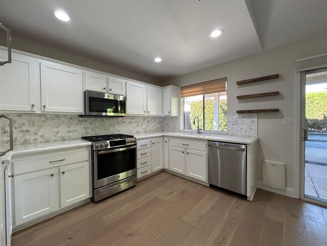 Building Photo - 248 Summer Grove Cir