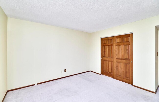Building Photo - 2304 Yellowstone Park Ct