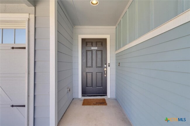 Building Photo - 425 Spiny Lizard Ln