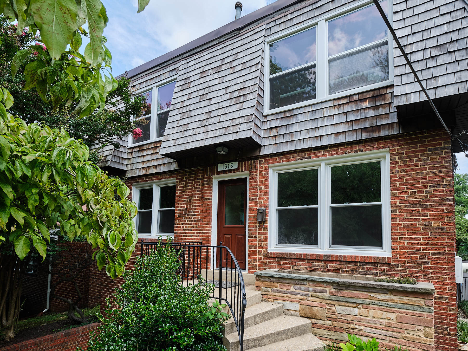 Building Photo - 1318 Perry St NE