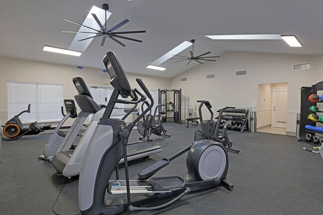 Building Photo - 5305 Summerlin Rd