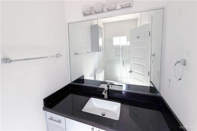 Building Photo - 16 Angelina Dr