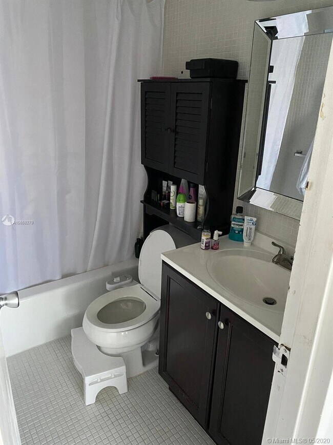 Building Photo - 1720  Harrison St 16A Hollywood Fl 33020