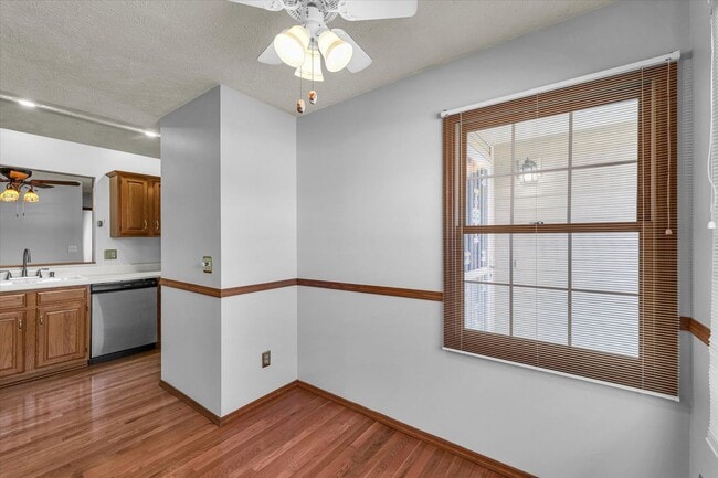 Building Photo - Luxurious & Expansive Duplex in Prime East Bloomington – Your Next Home Awaits!