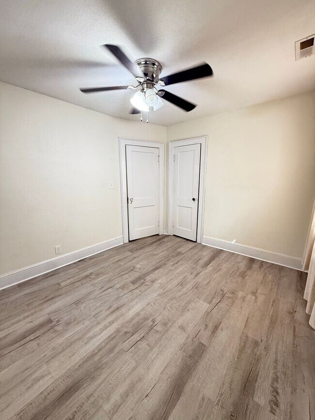 Building Photo - 3BR Home with Elizabeth River Views & Spacious Parking