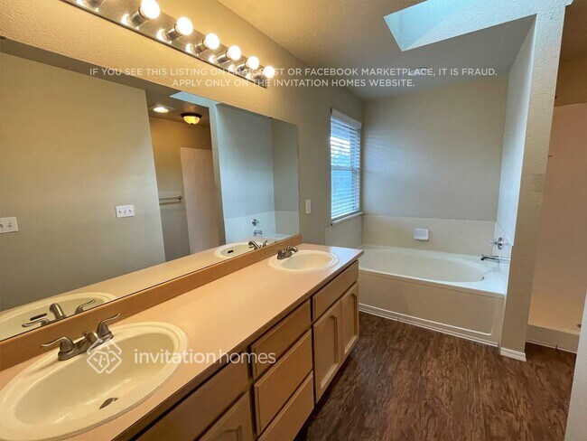 Building Photo - 32644 20th Ave SW