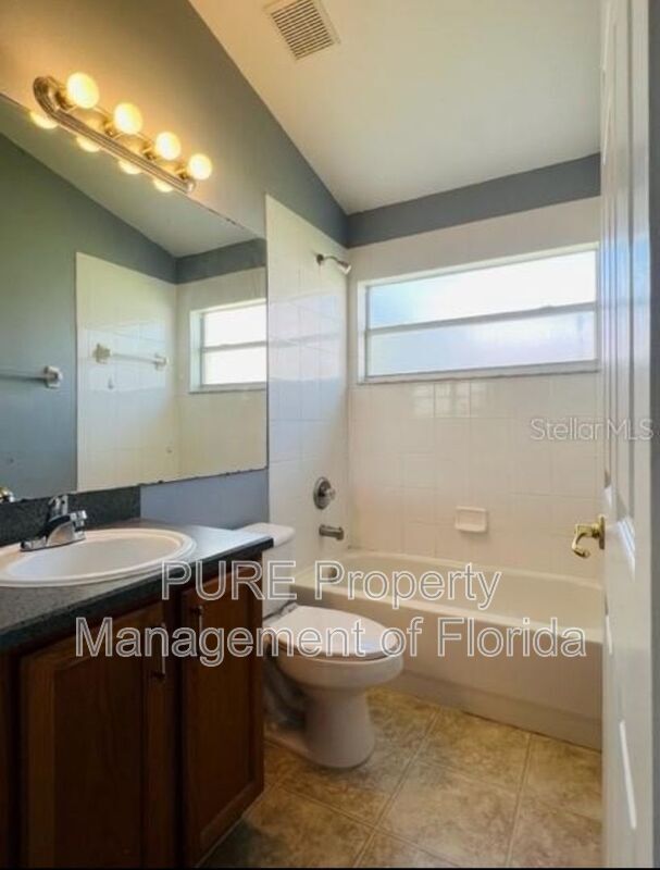 Building Photo - 16225 Egret Hill St
