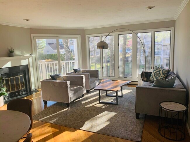 Building Photo - 46 Pointe Rok Dr