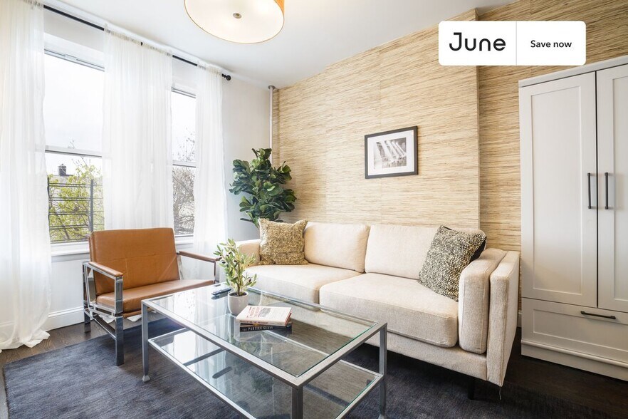 Building Photo - 644 Park Pl