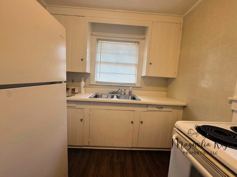 Building Photo - 7203 Porcher Dr