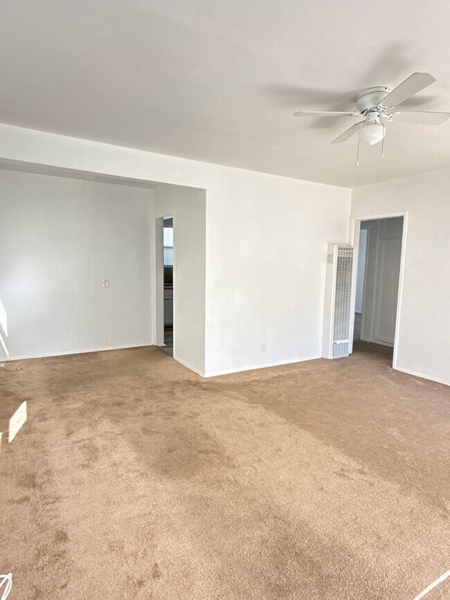 Building Photo - Bartlett