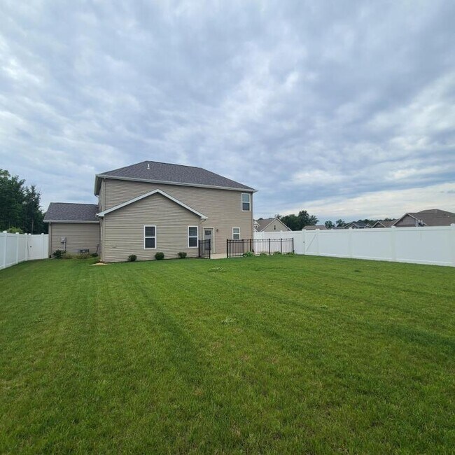 Building Photo - 13656 Four Elms Trail