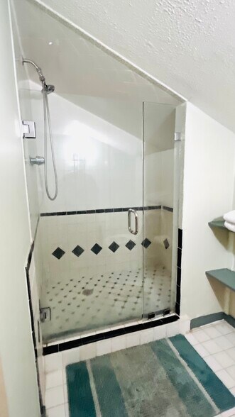 2nd-floor shower booths - 1808 Esplanade Ave