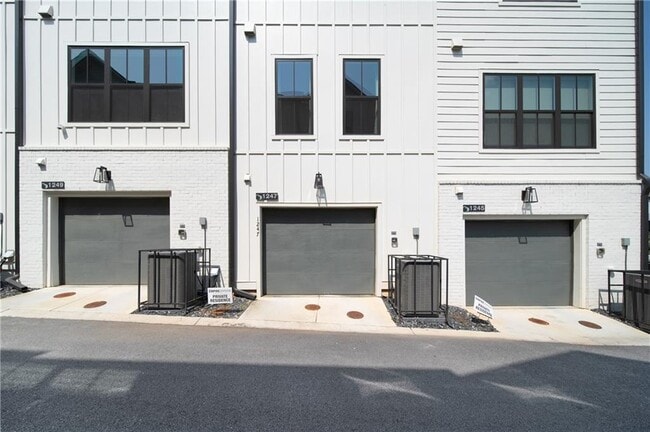 Building Photo - 1247 Zucchini Cir SE