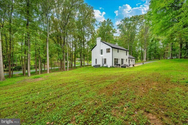 Building Photo - 8225 Hawkins Creamery Rd