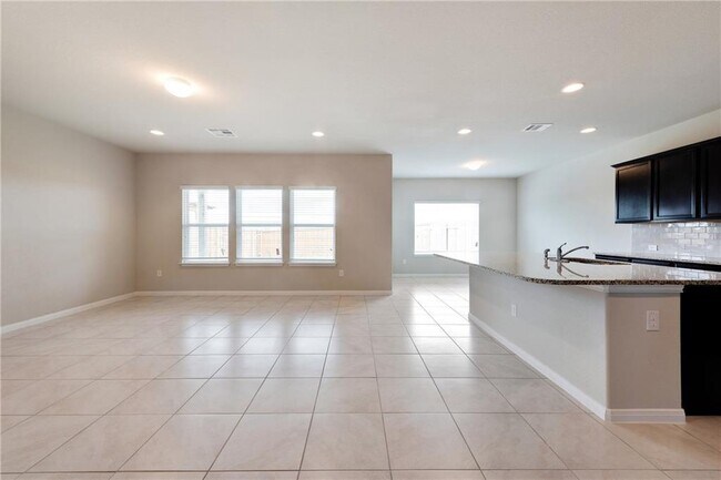 Building Photo - 1161 La Conterra Blvd
