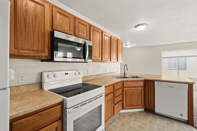 Building Photo - 3821 Marigold Dr