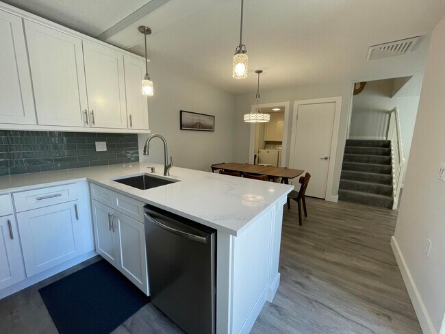Building Photo - 2701 27th Ct