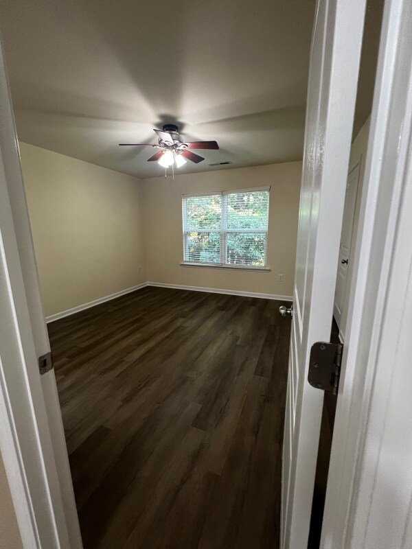 Building Photo - 8526 Quarton Dr