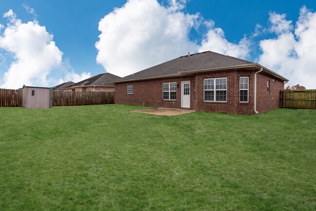 Building Photo - Bentonville Home! (March Move In)