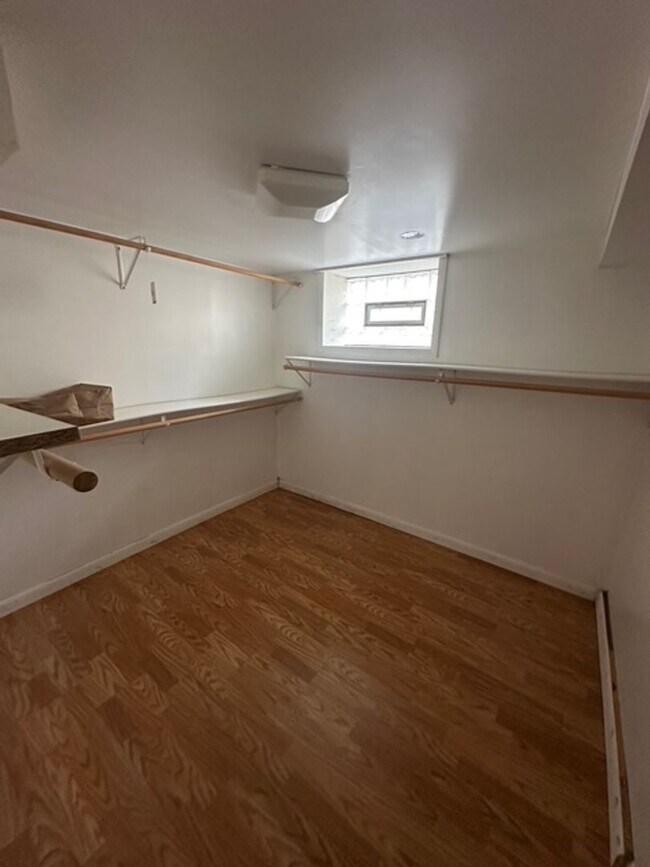 Building Photo - 25 Meech Park