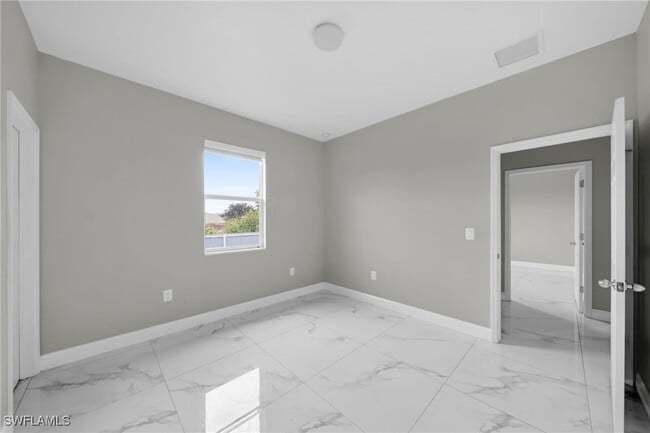 Building Photo - 5402 7th St W