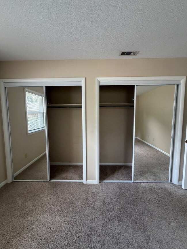 Building Photo - Immaculate 2 BR | 1 BA Apartment in Goldsboro *Water/Trash/Lawn Care Included!* Scott Hills Apts