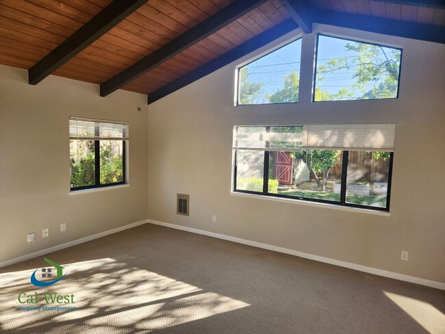 Building Photo - $6295 - Spacious 4 Bed/2 Bath Los Gatos Home with Air Conditioning/Award Winning Schools