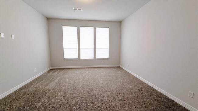 Building Photo - 28922 Hauter Wy